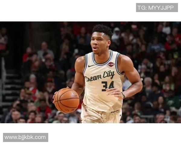 密尔沃基雄鹿与亚特兰大老鹰的激烈对决引发球迷热议与期待 密尔沃基雄鹿与亚特兰大老鹰的激烈对决引发球迷热议与期待